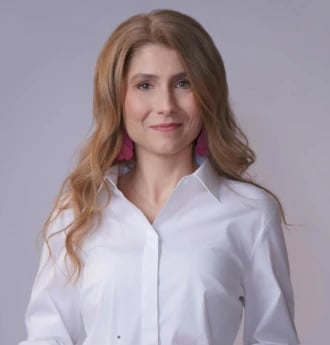 330x345 Lucia Tudor